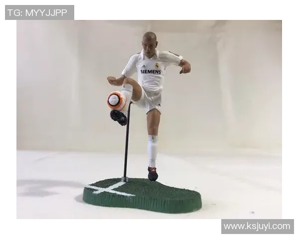 足球明星手办壁纸图片欣赏精美设计与足球文化的完美结合